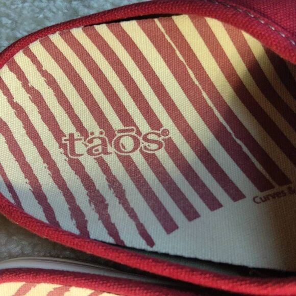 Toas EZ Soul Red Canvas Slip On Mule Sneakers Size 9 - Picture 15 of 16